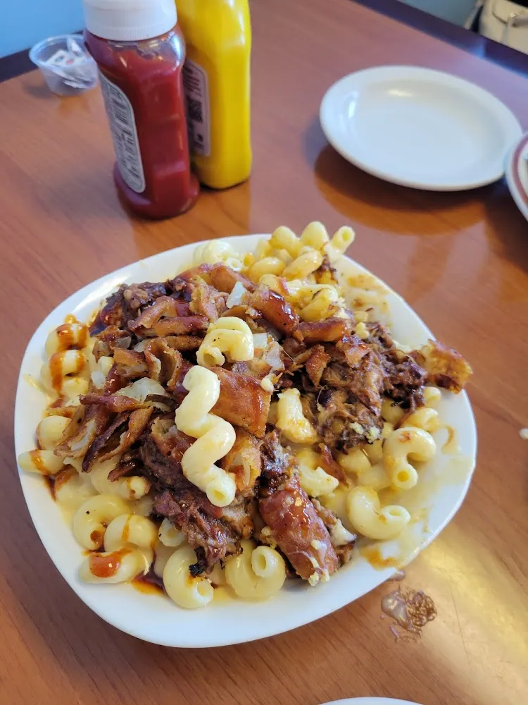 Comfort Bowl Mac Ncheese Cornbread Pulled Pork